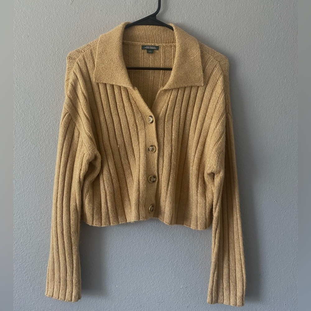 wild fable sand colored, cropped sweater